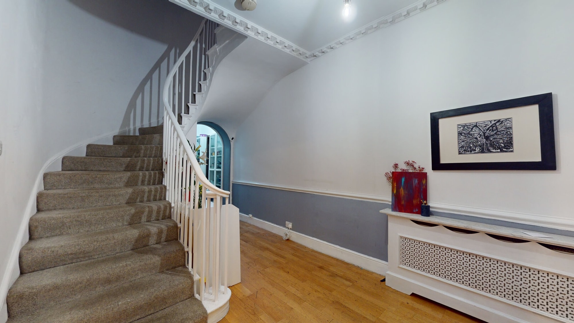 Stunning spacious Studio Flat, WC2N — photo 14