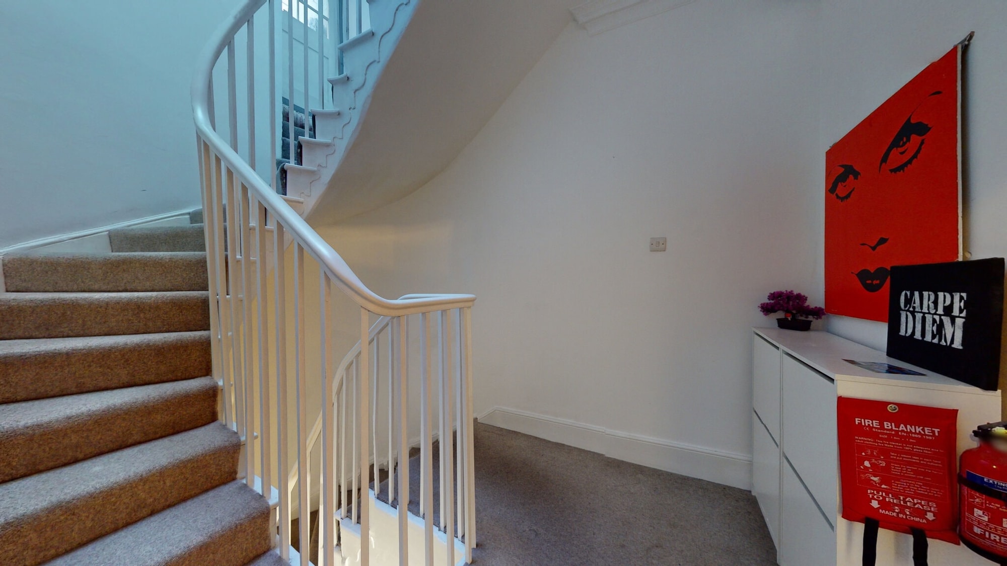 Stunning spacious Studio Flat, WC2N — photo 12