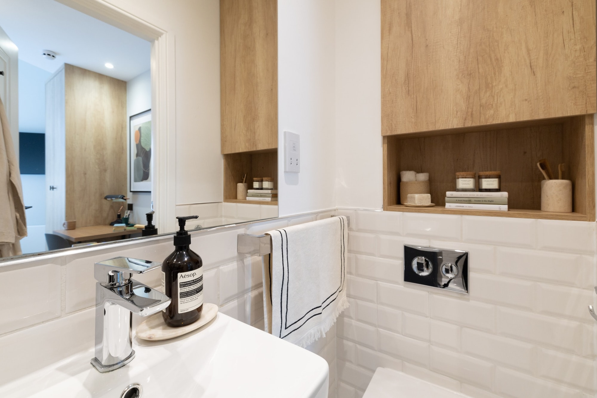 Cosy studio flat on Draycott Avenue — photo 9