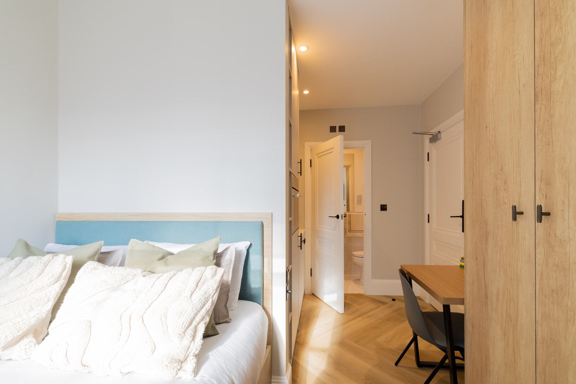 Cosy studio flat on Draycott Avenue — photo 6