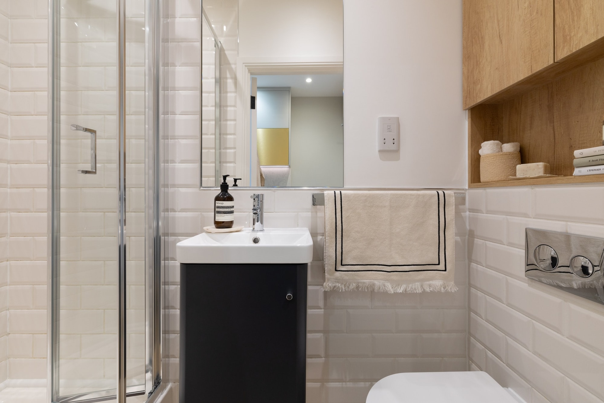 Studio flat, Kensington and Chelsea Knightsbridge, London — photo 9