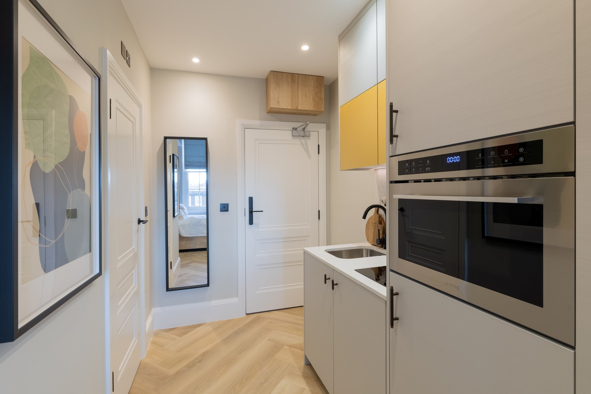 Studio flat, Kensington and Chelsea Knightsbridge, London — photo 3