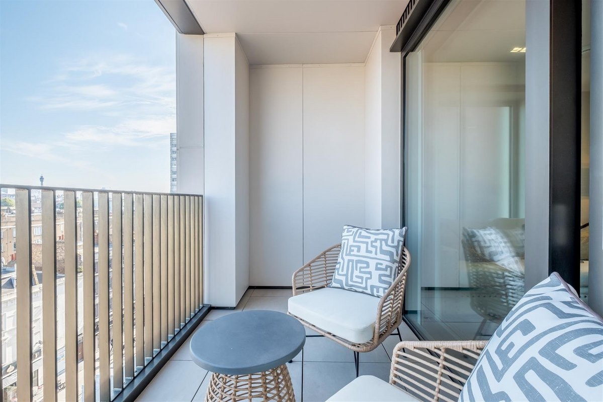 Stylish 1-Bed Flat, Zone 1 Amazing Facilities, Chain Free — photo 3
