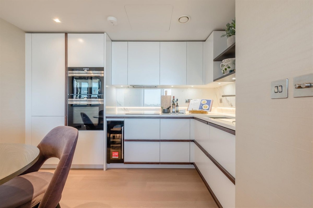 Stylish 1-Bed Flat, Zone 1 Amazing Facilities, Chain Free — photo 5