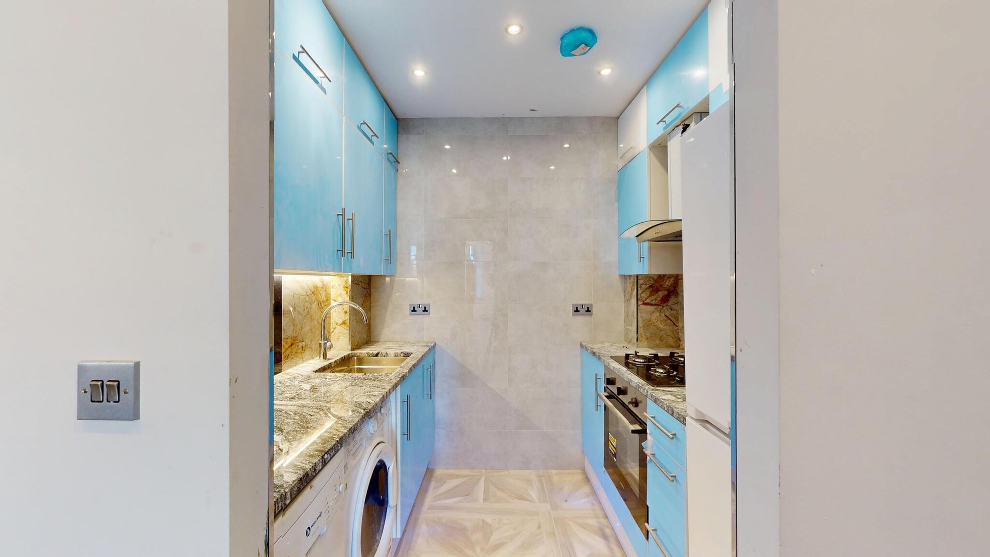 Luxury 2-Bed Flat, 3 bathrooms, Clive Court, Little Venice W9 — photo 12