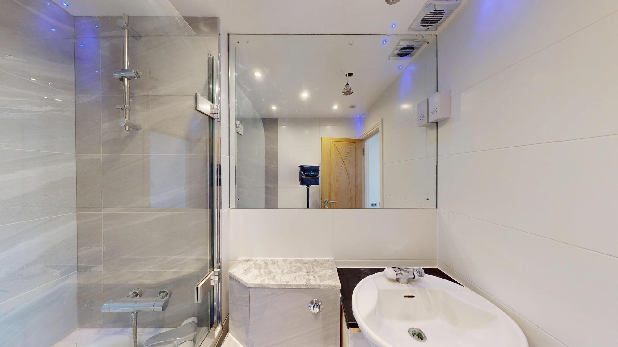 Luxury 2-Bed Flat, 3 bathrooms, Clive Court, Little Venice W9 — photo 16