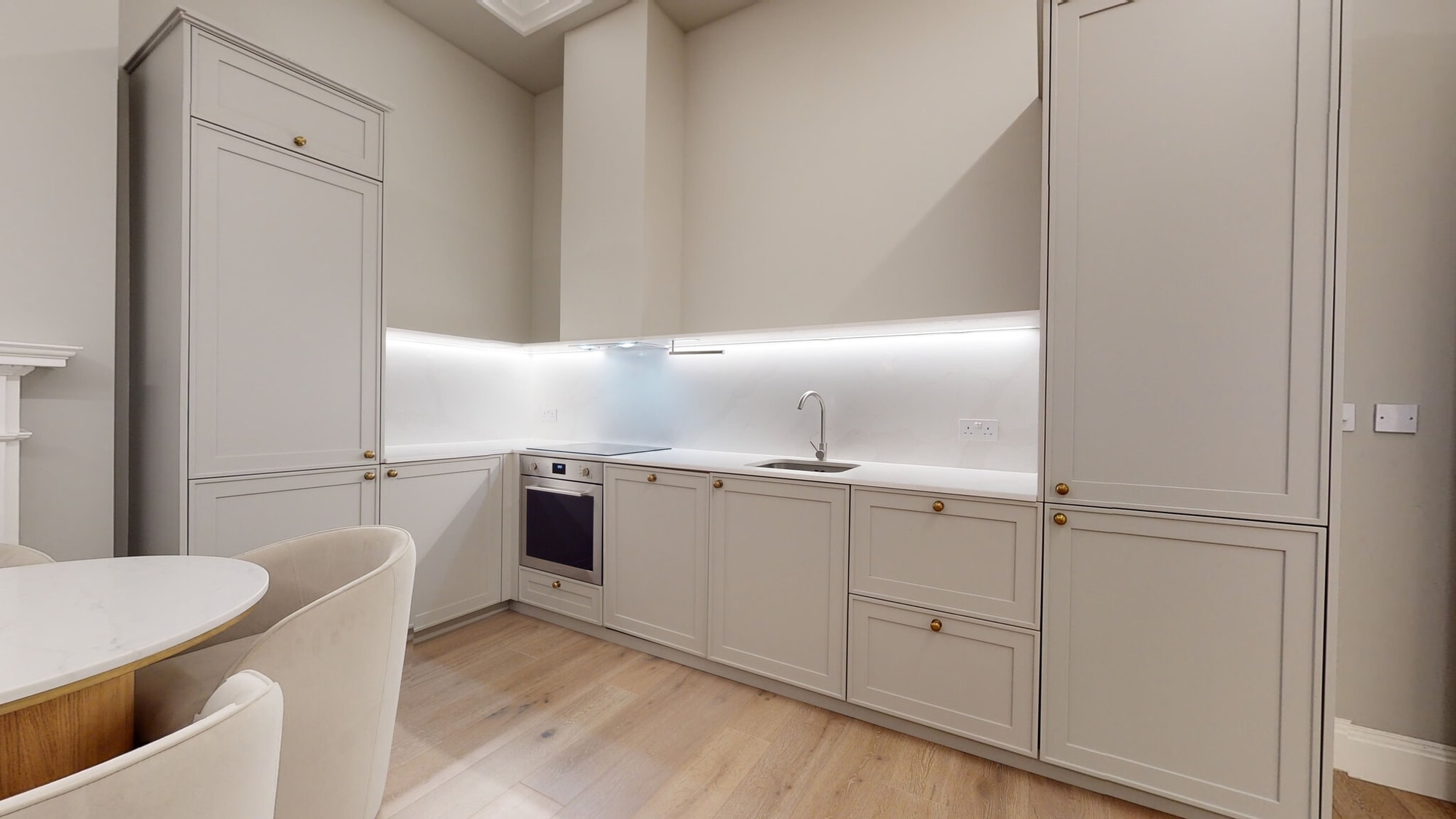 Gorgeous and spacious 2 bed detached house modern design NW6 — photo 5