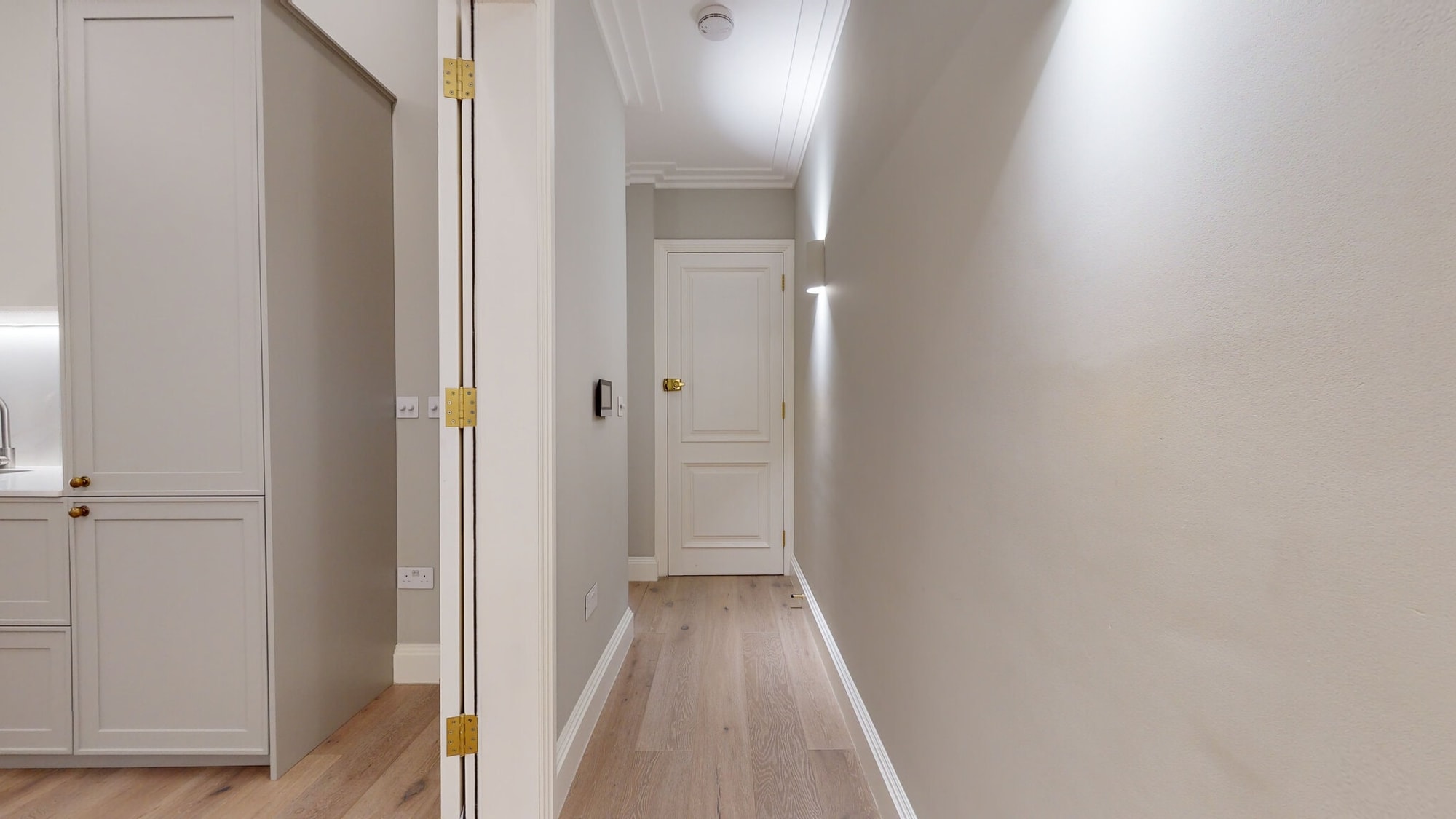 Gorgeous and spacious 2 bed detached house modern design NW6 — photo 11