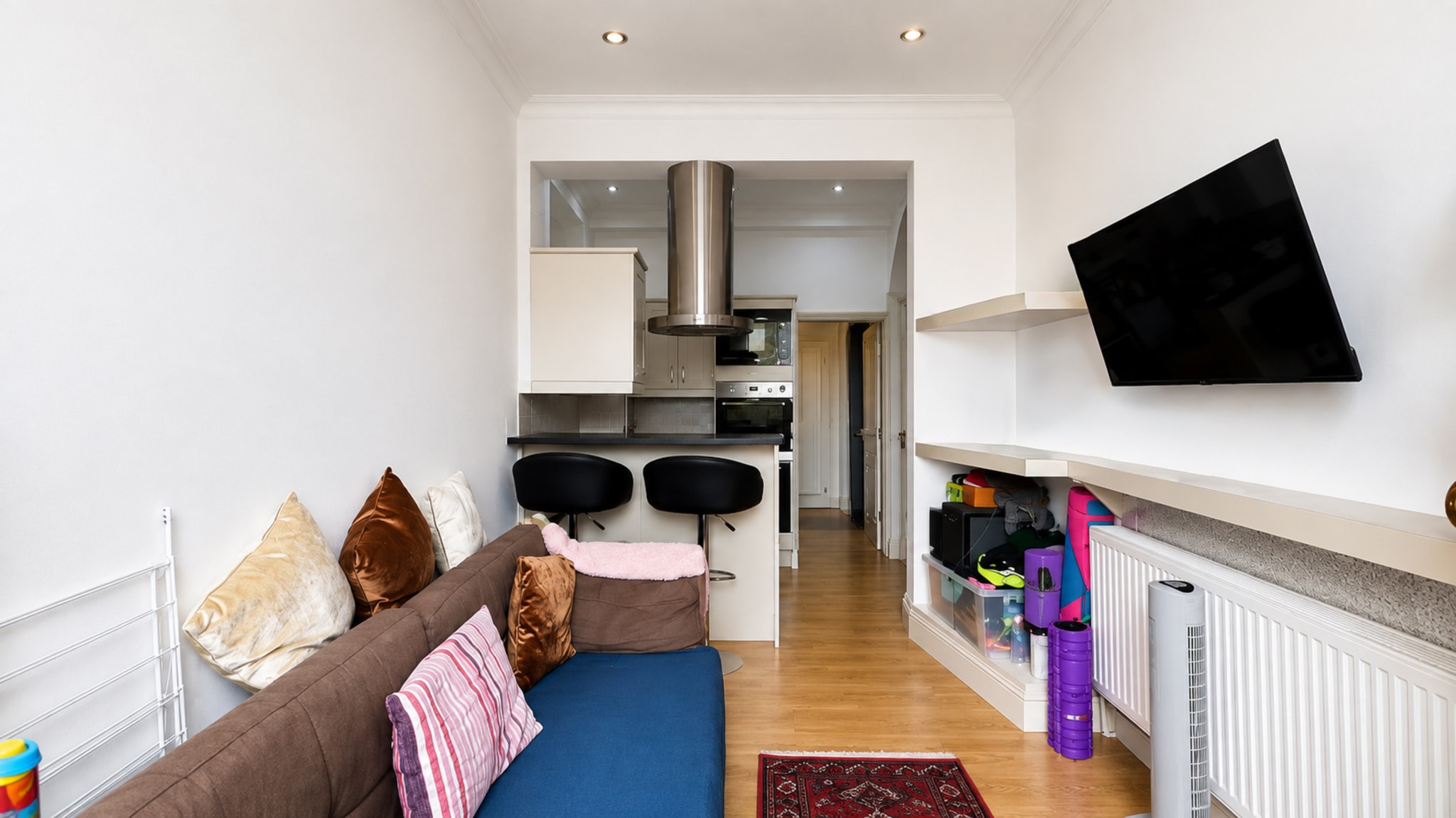 Beautifully furnished one-bedroom flat available for, including bills and Virgin WiFi. Council tax is not included (Band B) — photo 5