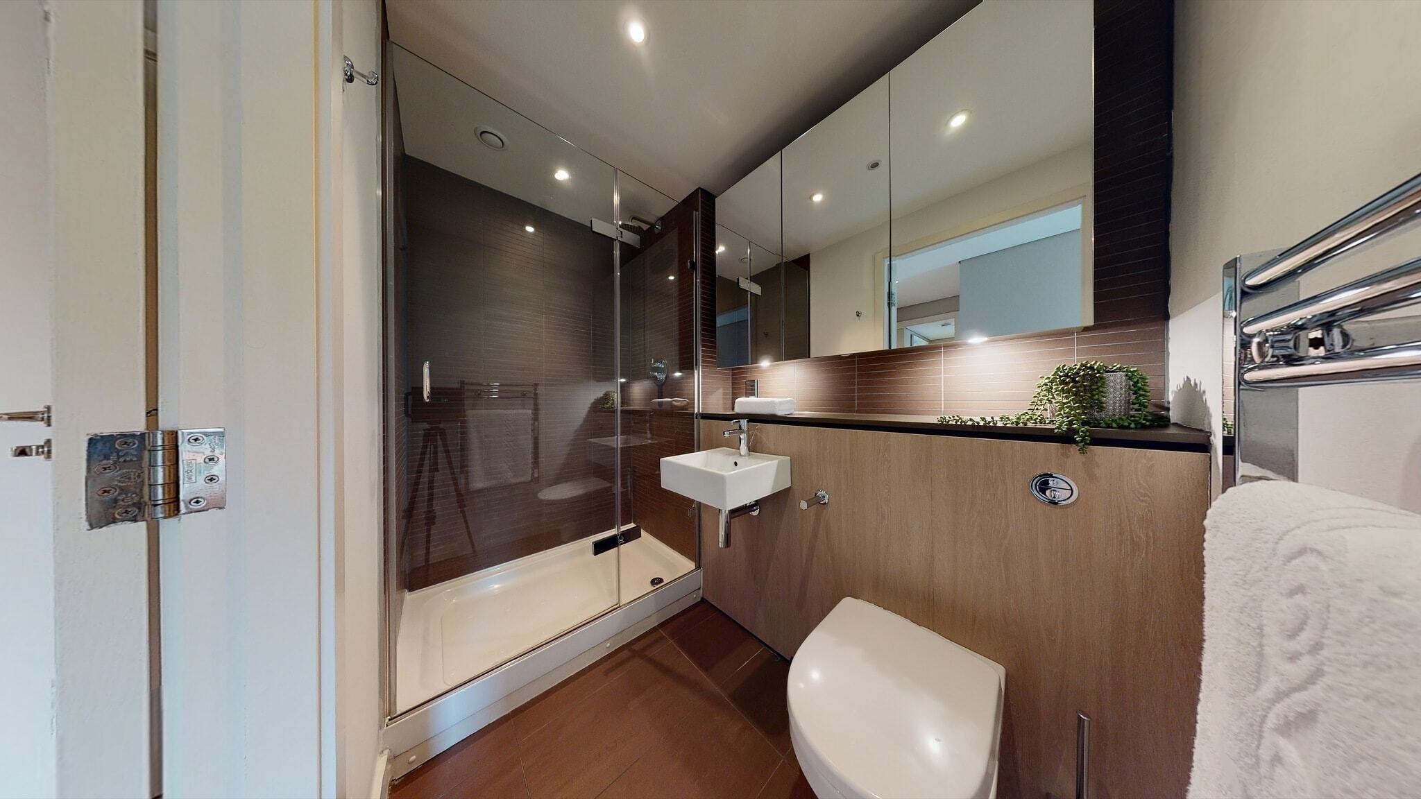 3-bedroom 2 bathrooms flat on Merchant Square East, W2 — photo 8