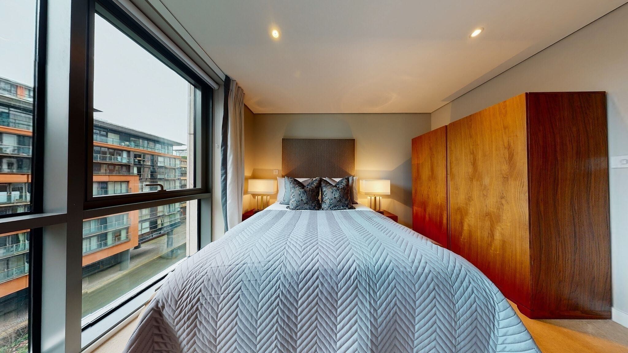 3-bedroom 2 bathrooms flat on Merchant Square East, W2 — photo 10
