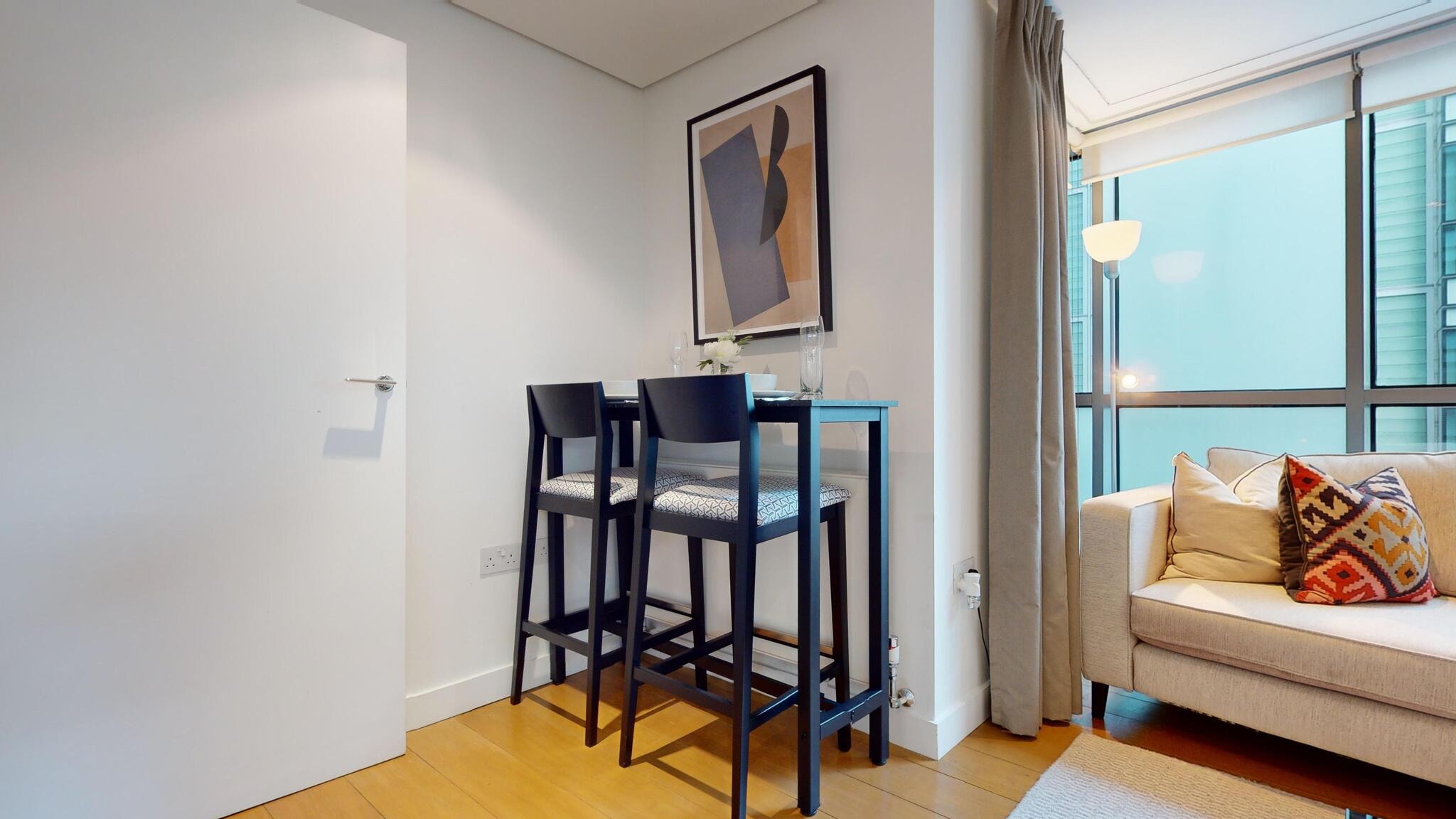 Stylish 3-Bedroom Apartment in Paddington Basin, W2 beautifully interior-designed and set within a sought-after modern development — photo 6