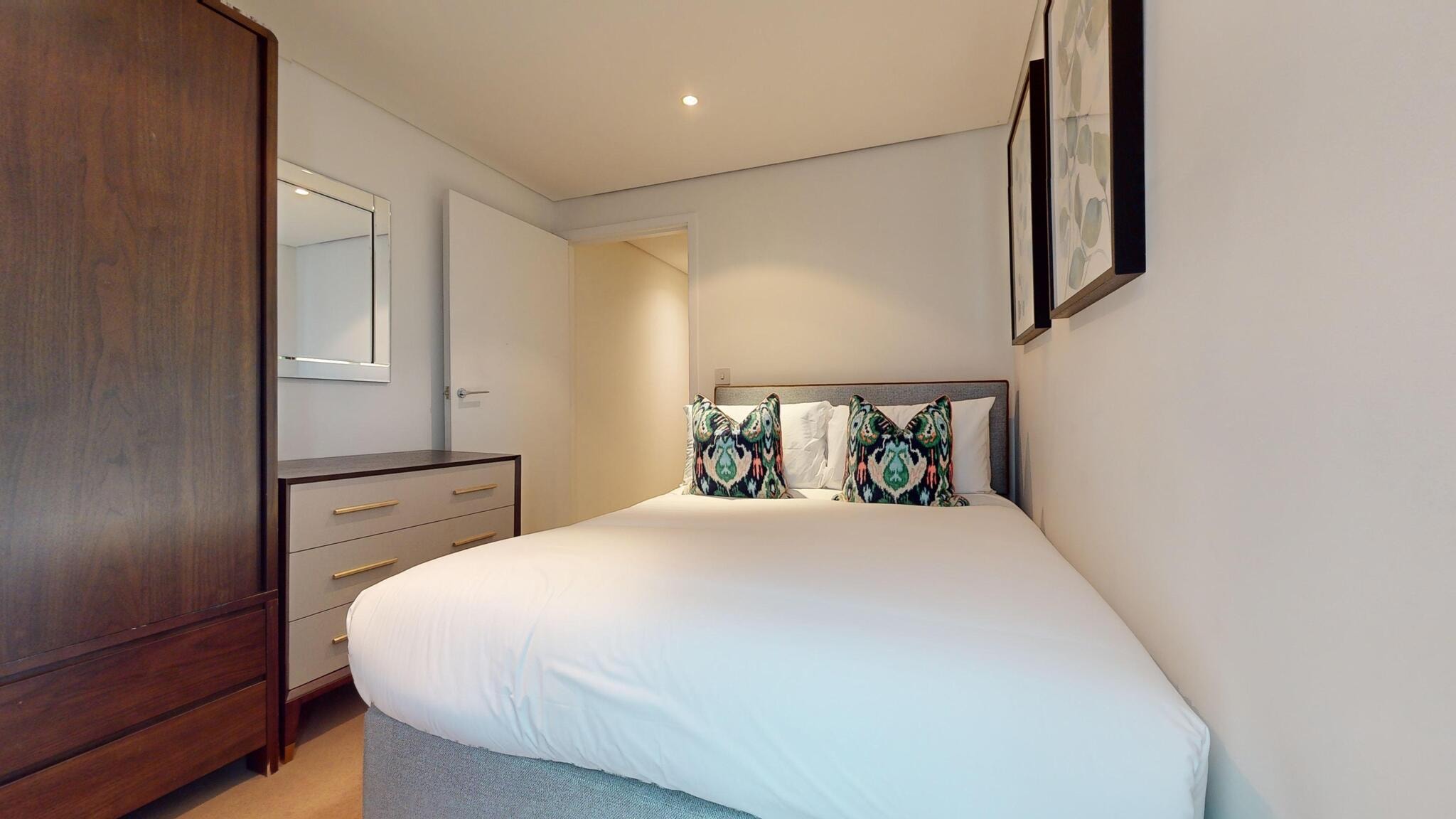 Stylish 3-Bedroom Apartment in Paddington Basin, W2 beautifully interior-designed and set within a sought-after modern development — photo 8
