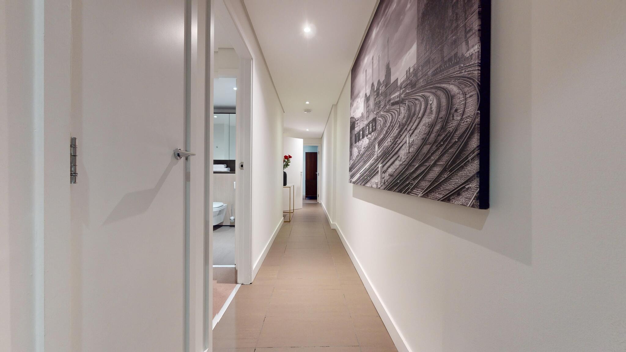Stylish 3-Bedroom Apartment in Paddington Basin, W2 beautifully interior-designed and set within a sought-after modern development — photo 11