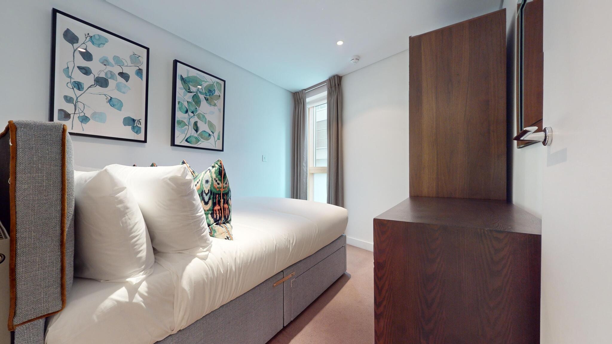 Stylish 3-Bedroom Apartment in Paddington Basin, W2 beautifully interior-designed and set within a sought-after modern development — photo 9