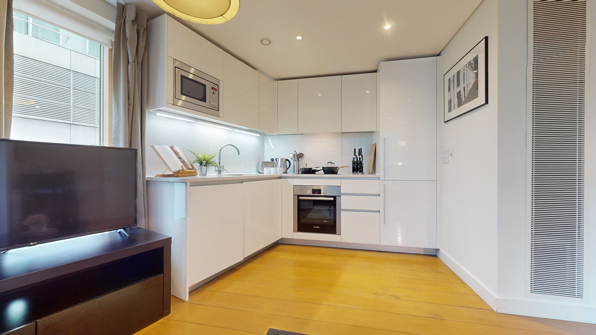 Stylish 3-Bedroom Apartment in Paddington Basin, W2 beautifully interior-designed and set within a sought-after modern development — photo 3