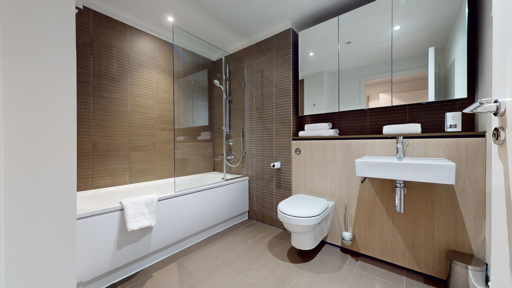 Stylish 3-Bedroom Apartment in Paddington Basin, W2 beautifully interior-designed and set within a sought-after modern development — photo 13