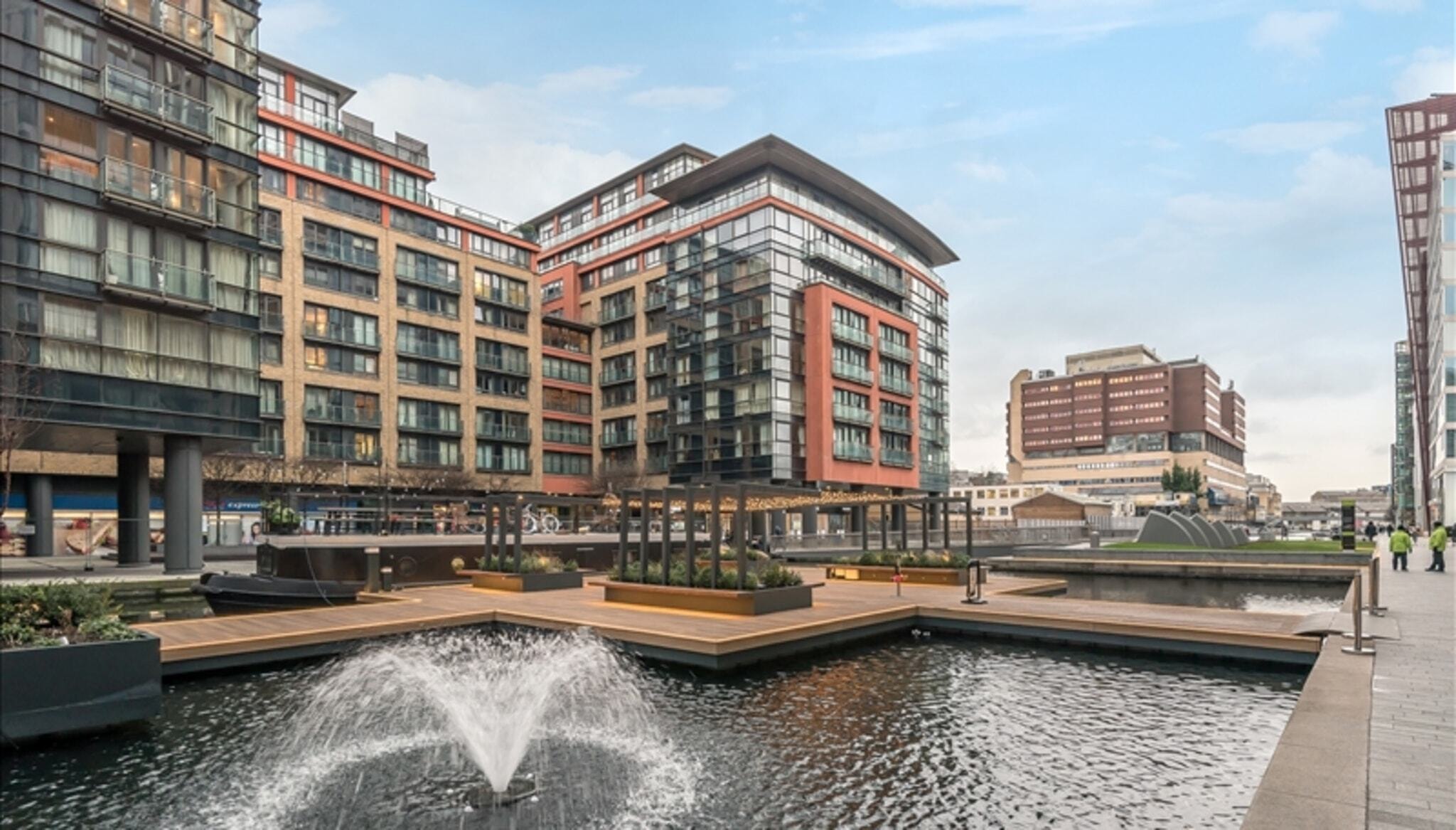 Stylish 3-Bedroom Apartment in Paddington Basin, W2 beautifully interior-designed and set within a sought-after modern development — photo 17