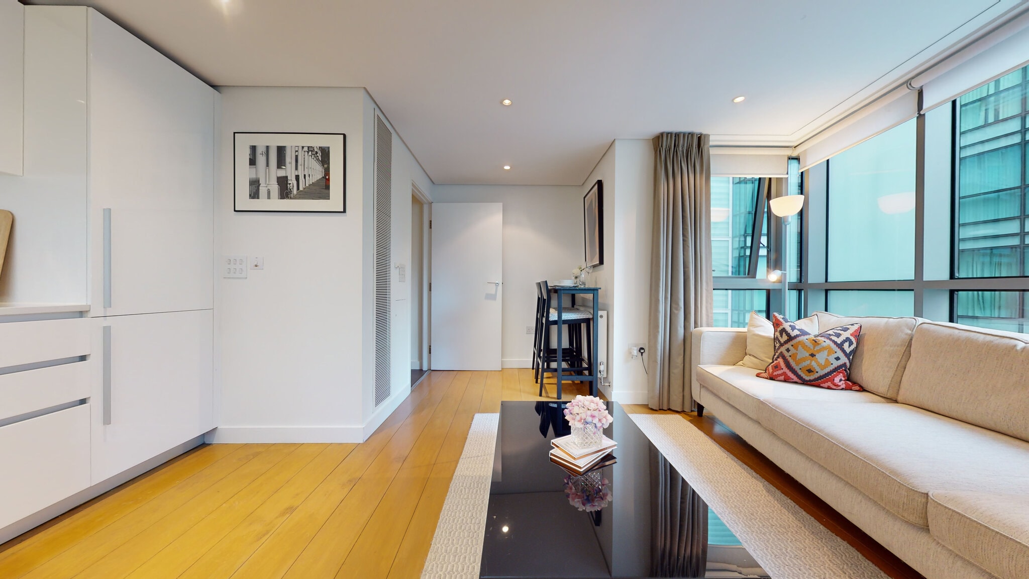 Stylish 3-Bedroom Apartment in Paddington Basin, W2 beautifully interior-designed and set within a sought-after modern development — photo 7