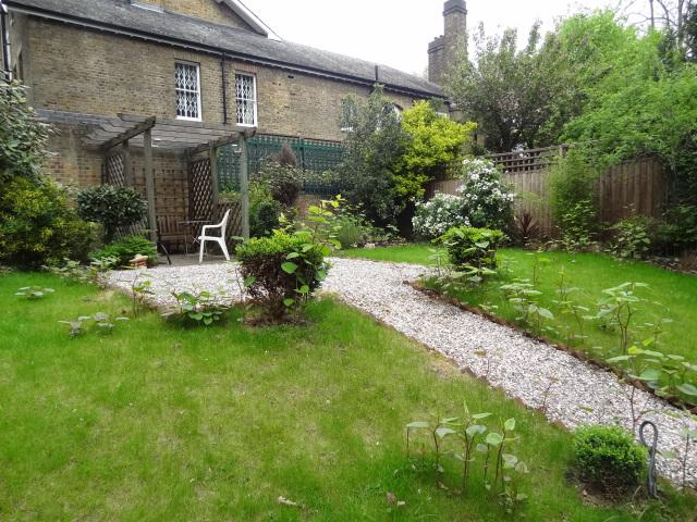 Bright Garden Studio | Open-Plan Kitchen & En-Suite | Free Wi-Fi Included — photo 9