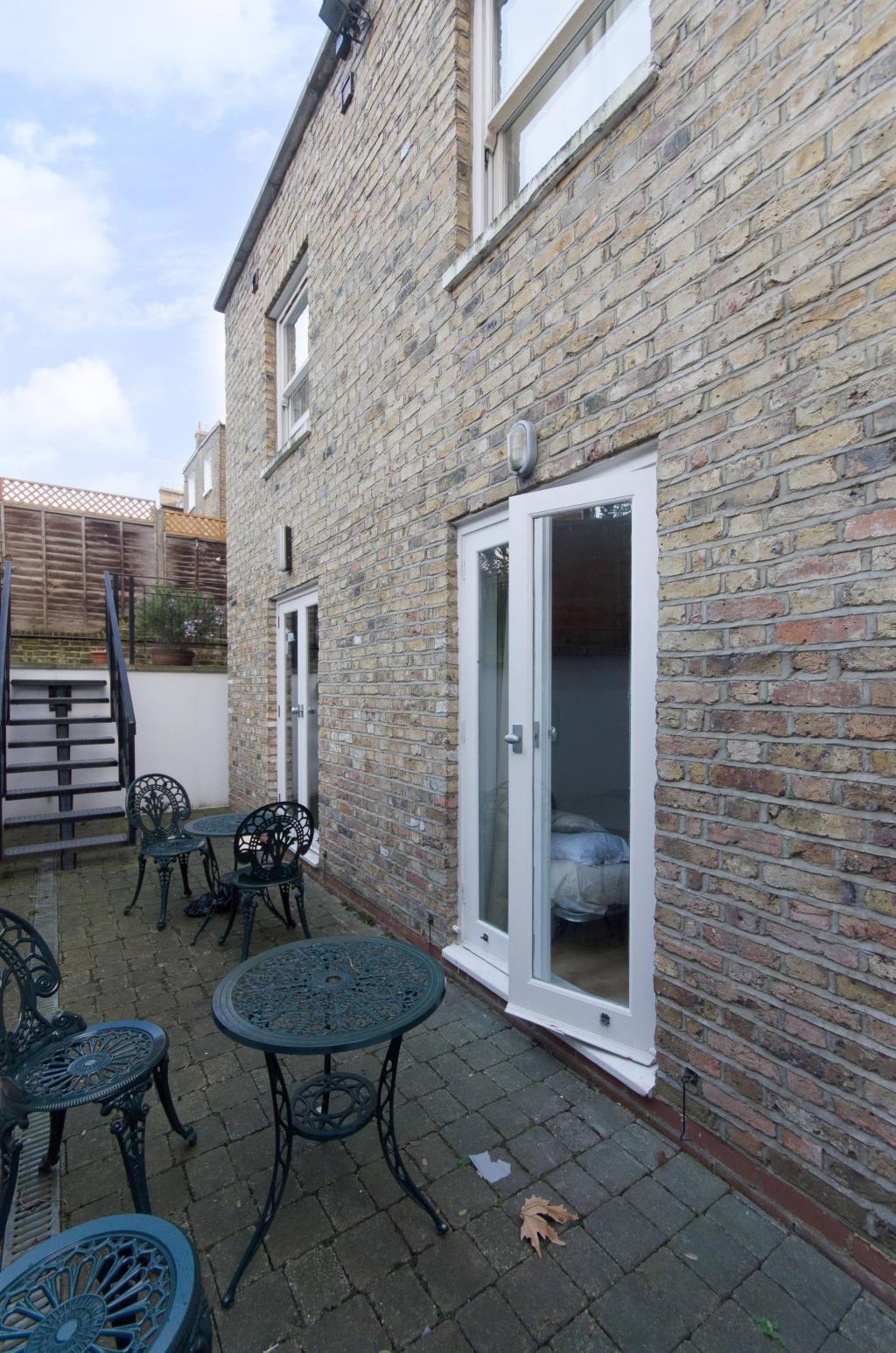 Bright Garden Studio | Open-Plan Kitchen & En-Suite | Free Wi-Fi Included — photo 8
